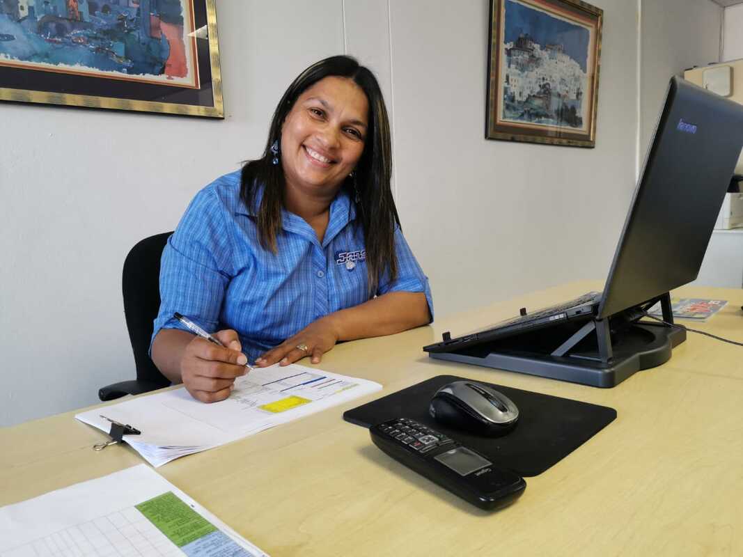 Jansens-Travel-and-Tours-Yvonne Jansen